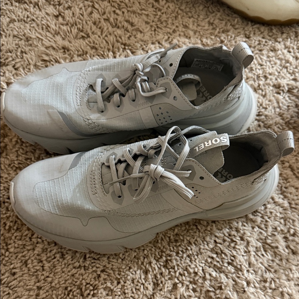 Sorel Light Gray Athletic Shoes